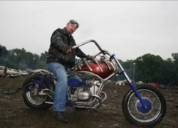 Байкеры прокатились по Благовещенску с благотворительным рок-концертом