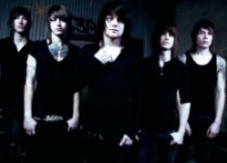 Группа Asking Alexandria остались без вокалиста