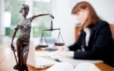 Чем отличается юрист от адвоката